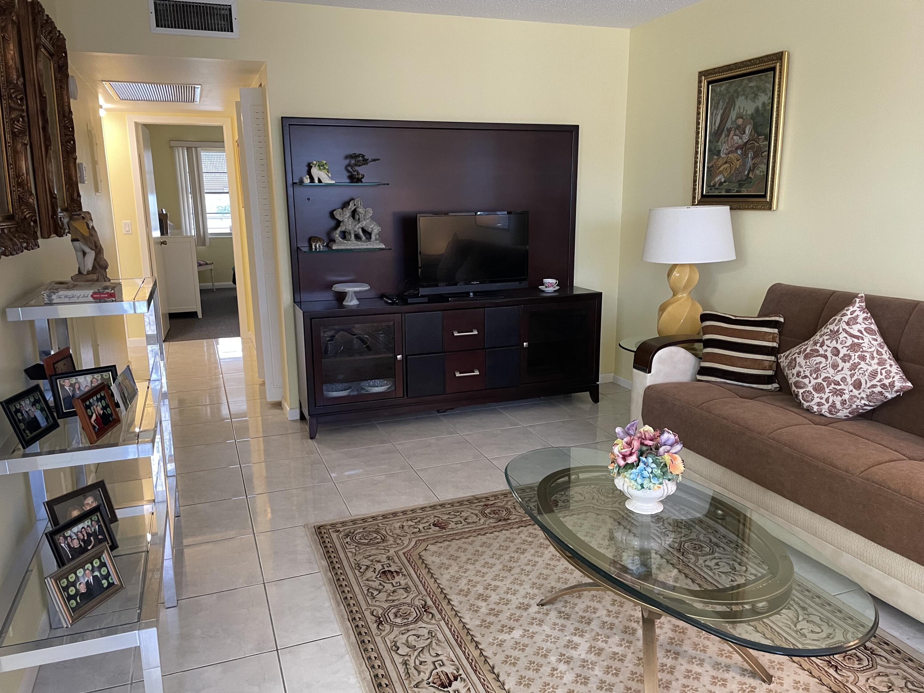 3025 Hythe B, Unit 3025B Boca Raton, FL 33434 - Photo 6 of 19 IMG_0800
