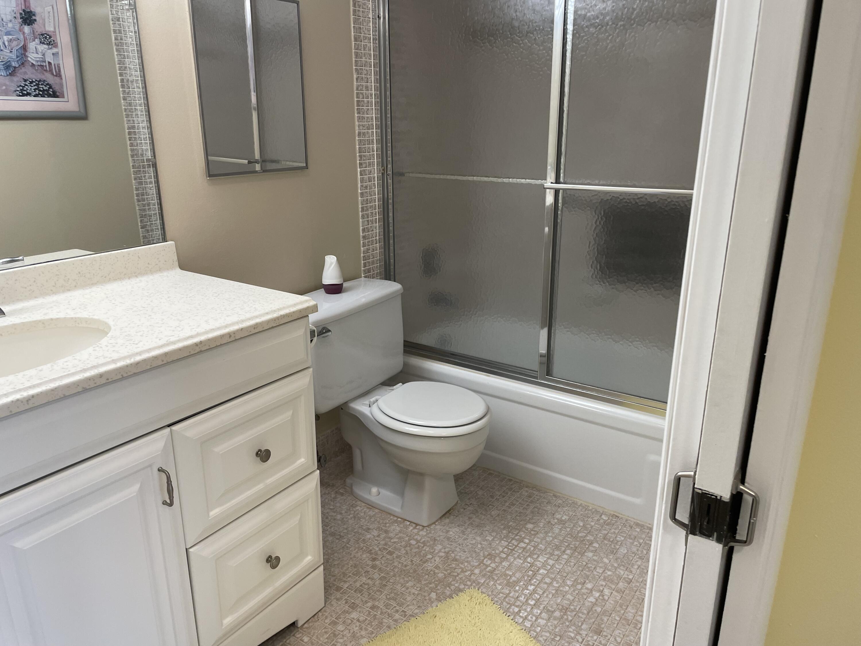 3025 Hythe B, Unit 3025B Boca Raton, FL 33434 - Photo 10 of 19 IMG_0804