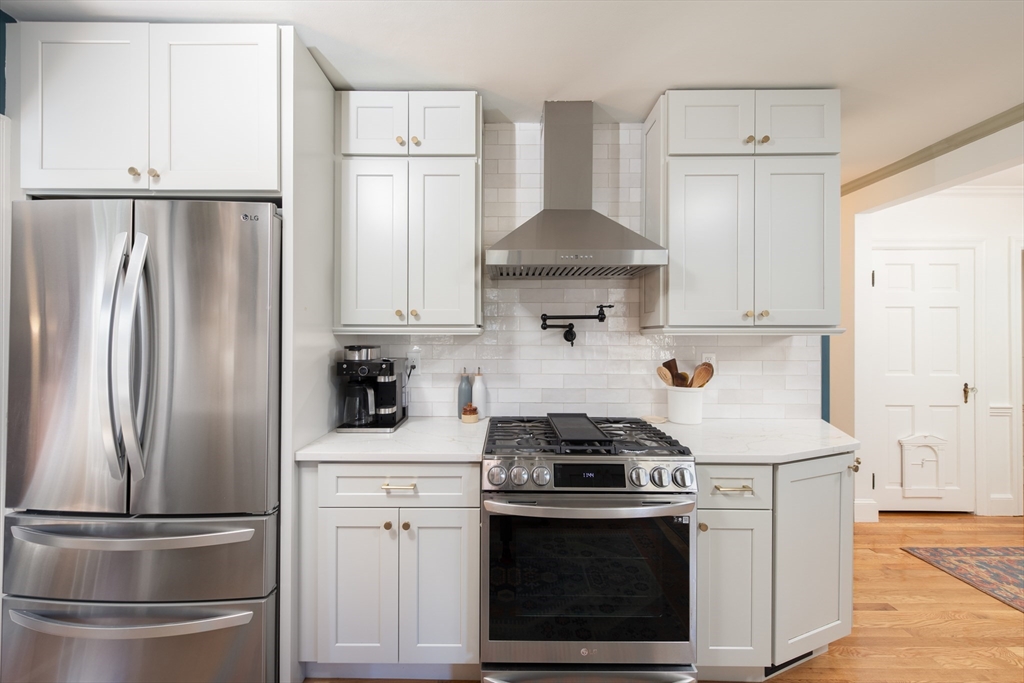 22 Newcastle Road Peabody, MA 01960 - Photo 9 of 29 Gallery Image 9