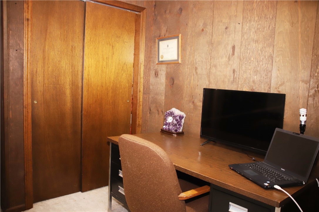 61 Kenyon Road Cranston, RI 02910 - Photo 18 of 40 Gallery Image 18