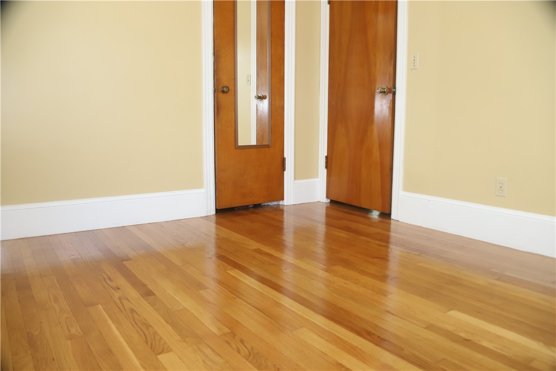 61 Kenyon Road Cranston, RI 02910 - Photo 21 of 40 Gallery Image 21