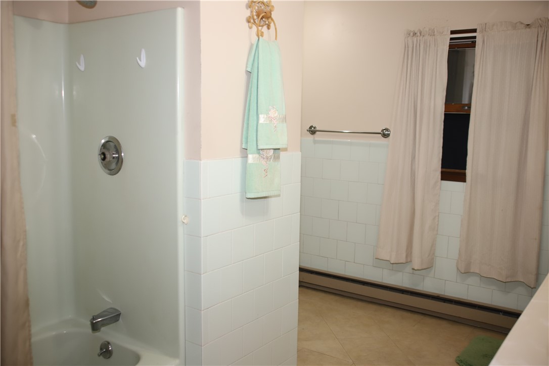 61 Kenyon Road Cranston, RI 02910 - Photo 27 of 40 Gallery Image 27