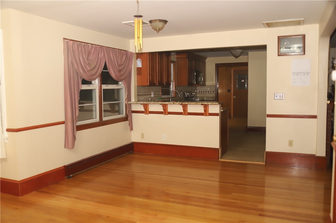 61 Kenyon Road Cranston, RI 02910 - Photo 3 of 40 Gallery Image 3