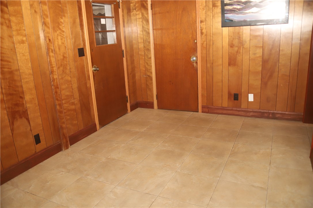 61 Kenyon Road Cranston, RI 02910 - Photo 9 of 40 Gallery Image 9