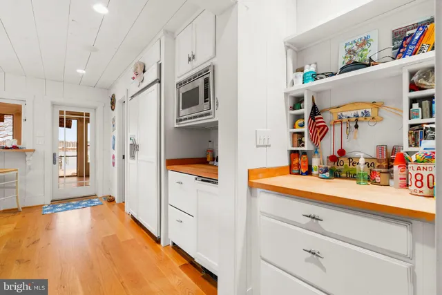 $2,200,000 | 3728 Bay Drive, Edgewater, MD 21037