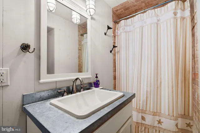 $2,200,000 | 3728 Bay Drive, Edgewater, MD 21037