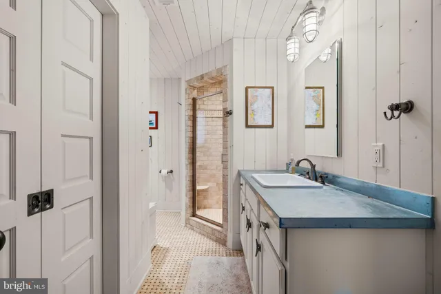 $2,200,000 | 3728 Bay Drive, Edgewater, MD 21037