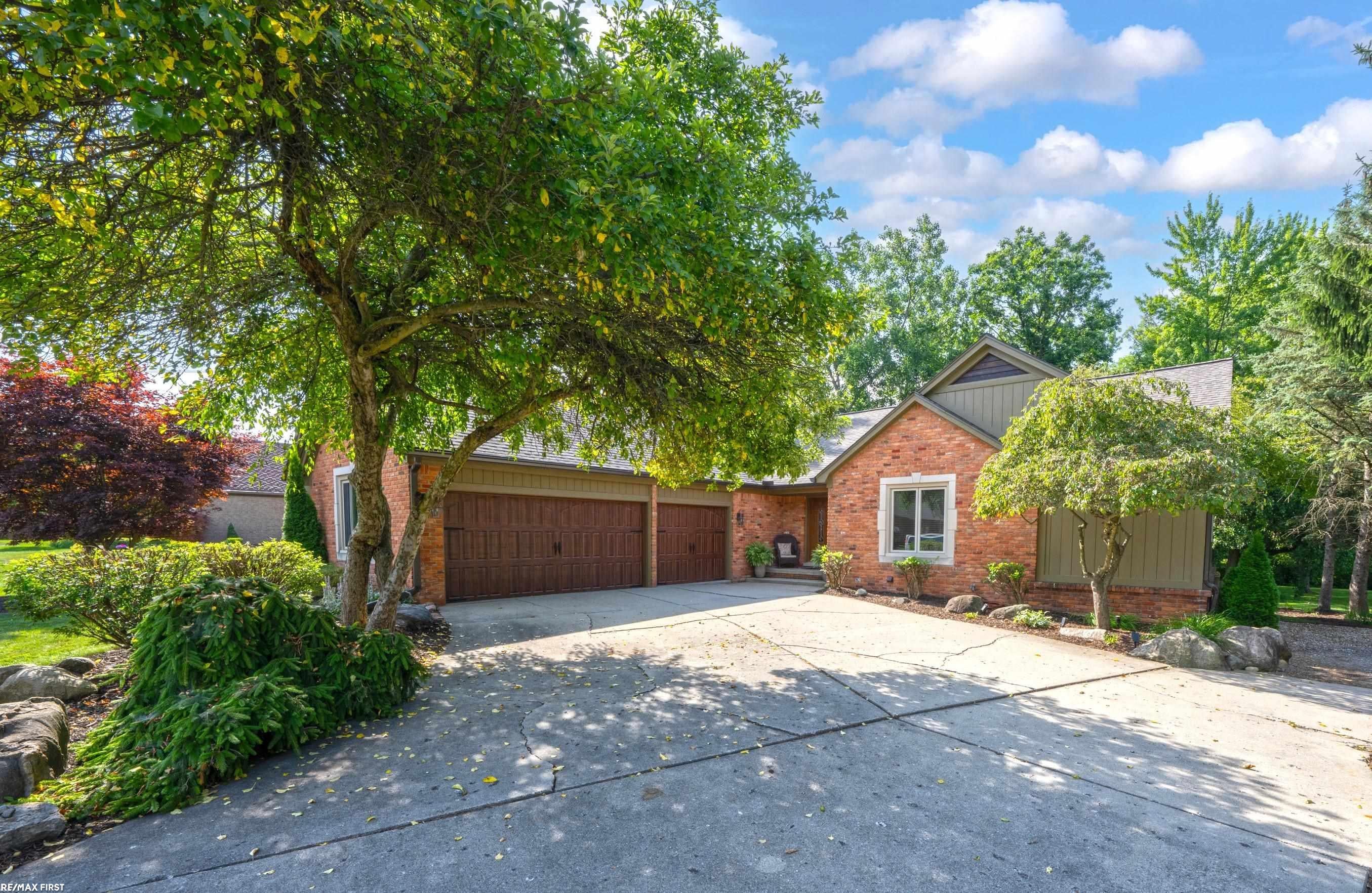 1734 Snowden Circle Rochester Hills, MI 48306 - Photo 1 of 38 Gallery Image 1