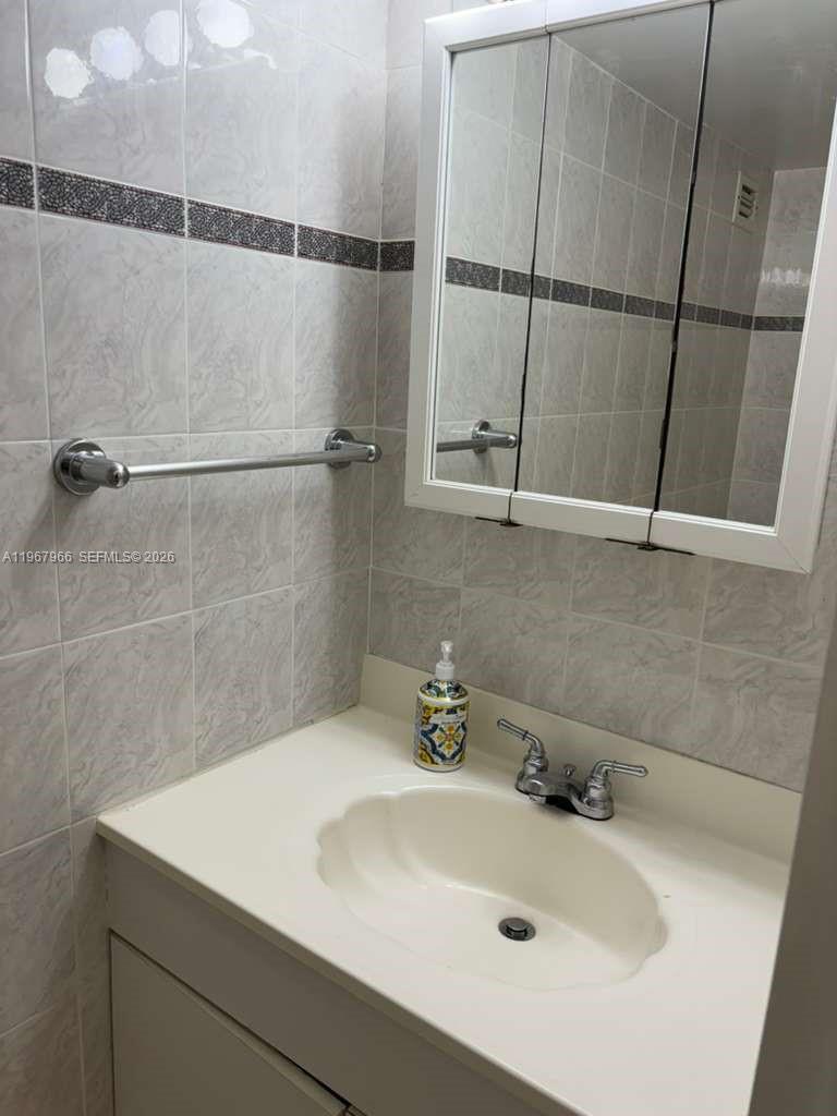 150 Southeast 25th Road, Unit 4E Miami, FL 33129 - Photo 17 of 38