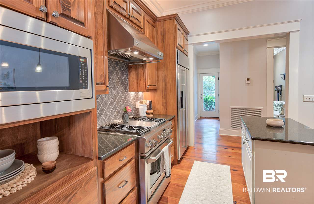 471 Liberty Street Fairhope, AL 36532 - Photo 10 of 35