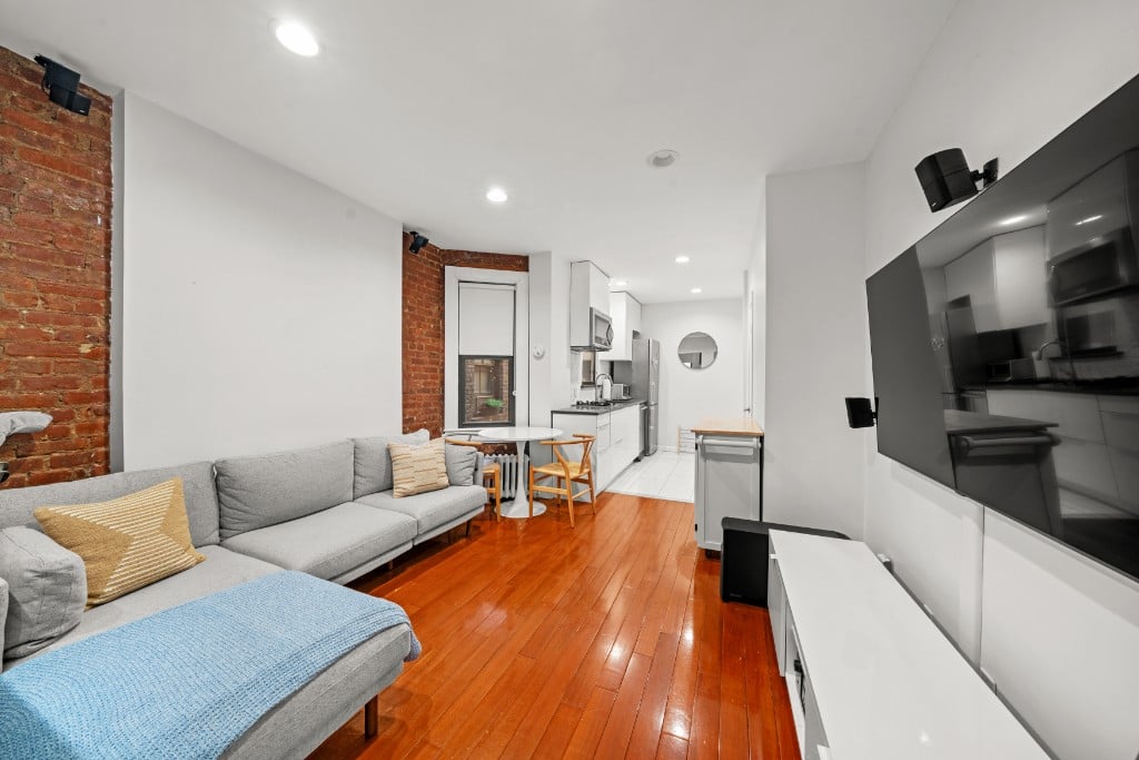175 Bleecker Street, Unit 11 Manhattan, NY 10012 - Photo 1 of 14 Photo 1