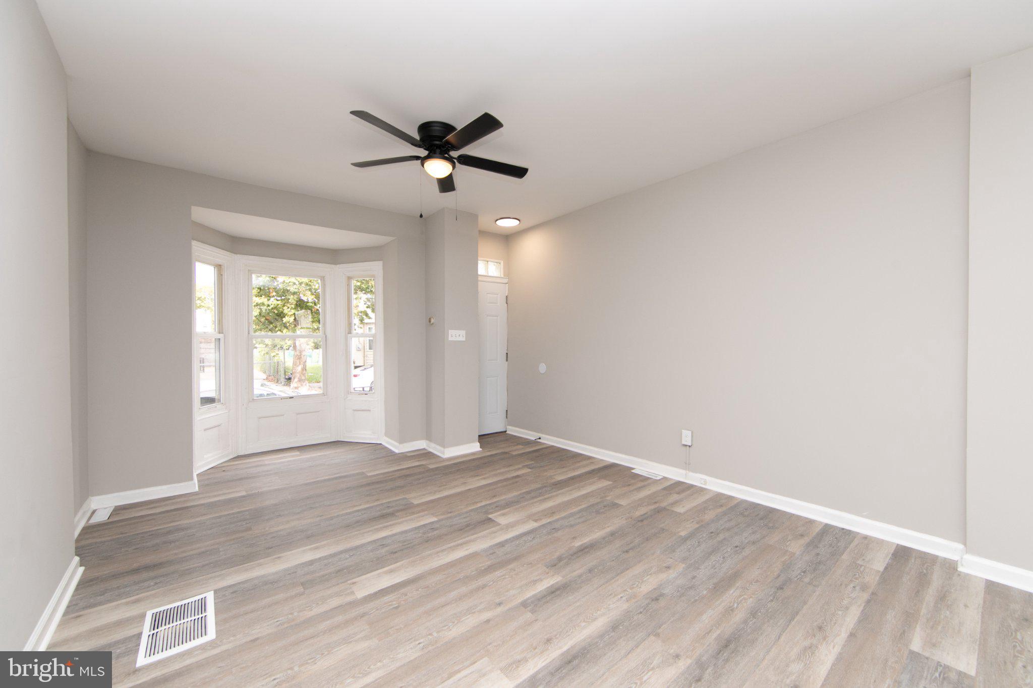 326 Clinton Street Camden, NJ 08103 - Photo 8 of 36 Gallery Image 8