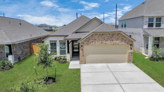 $2,500 | 15611 Kirkton Raye Drive, Humble, TX 77346