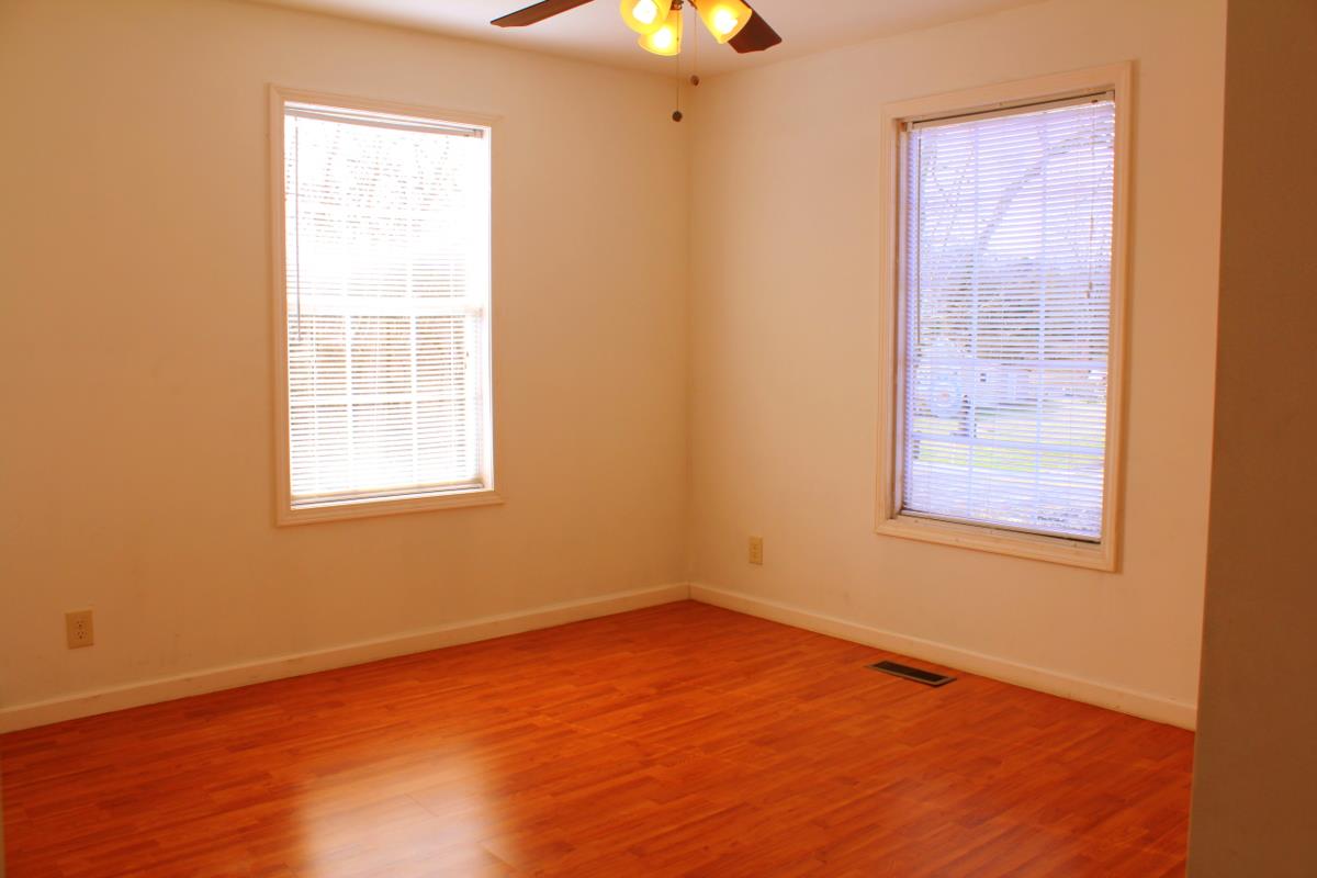 313 Randy Road Madison, TN 37115 - Photo 16 of 22 an empty room with a window