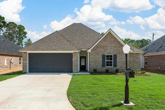 $261,900 | 319 Mousse Ruelle Drive, Shreveport, LA 71106