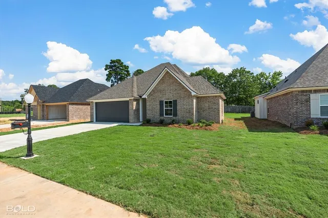 $261,900 | 319 Mousse Ruelle Drive, Shreveport, LA 71106