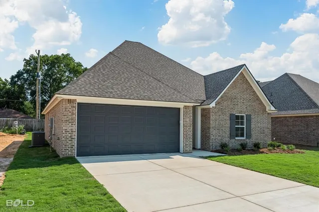 $261,900 | 319 Mousse Ruelle Drive, Shreveport, LA 71106