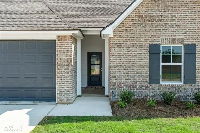 $261,900 | 319 Mousse Ruelle Drive, Shreveport, LA 71106