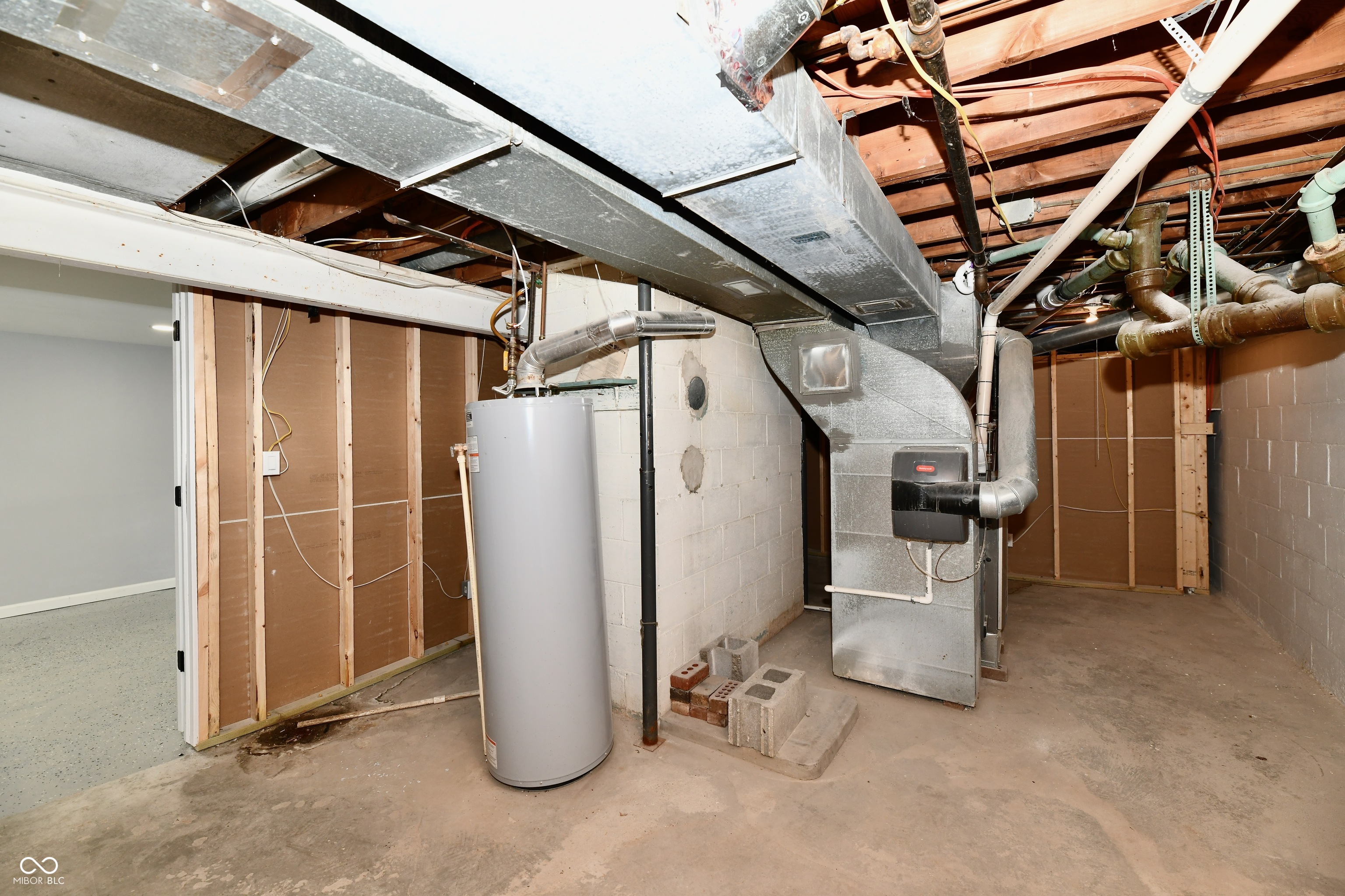 5101 Dickson Road Indianapolis, IN 46226 - Photo 32 of 35 Gallery Image 32