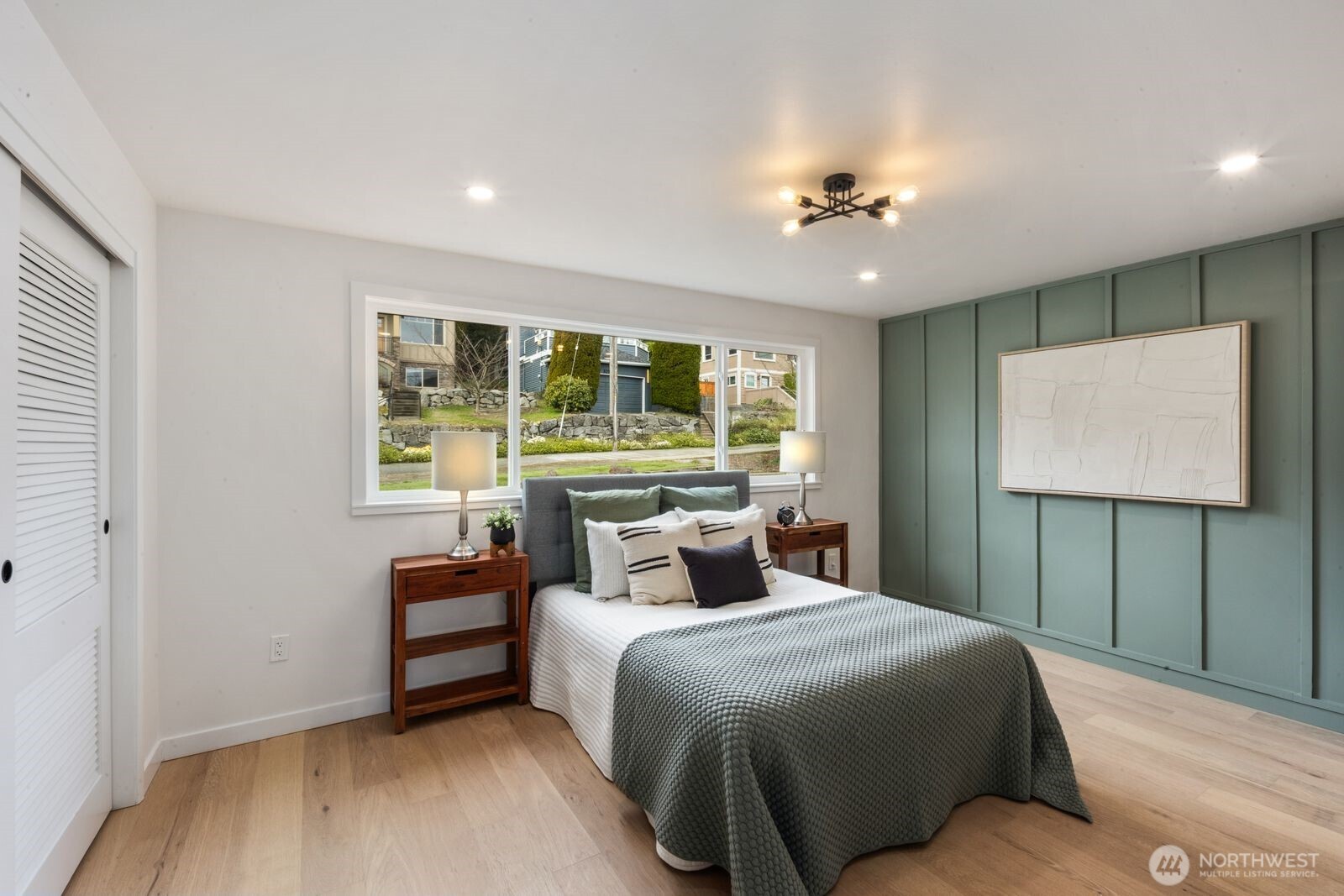 3232 26th Avenue West Seattle, WA 98199 - Photo 12 of 25