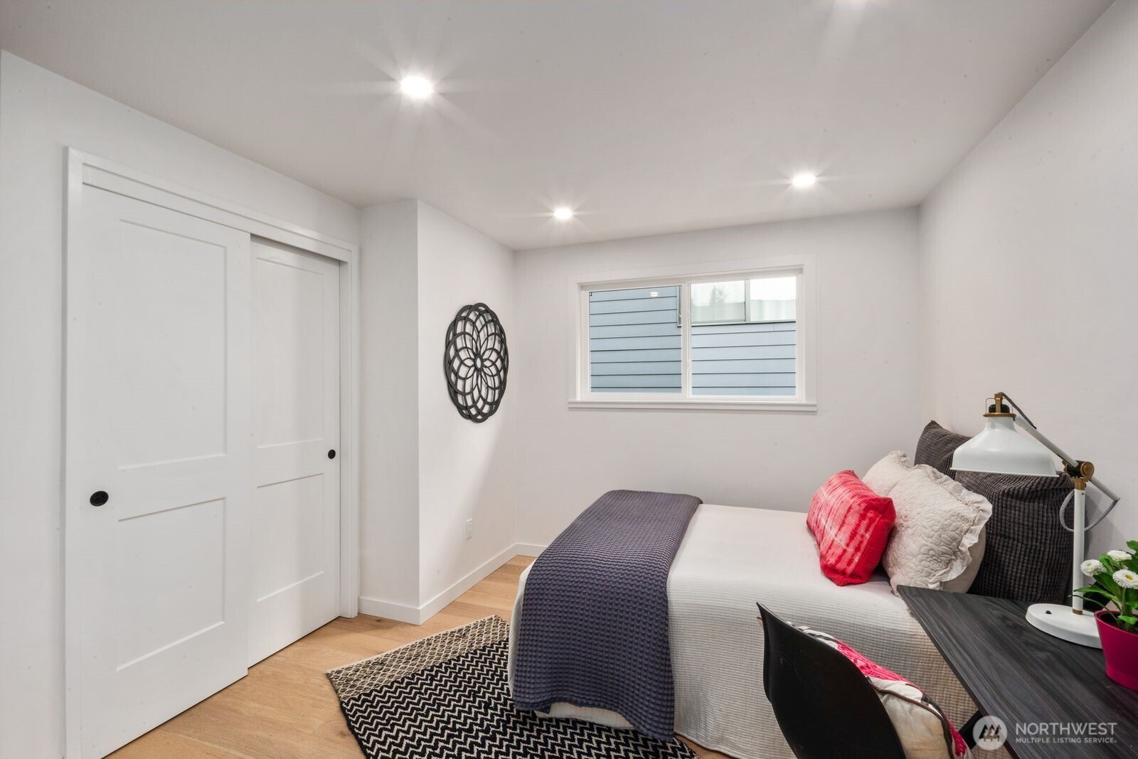 3232 26th Avenue West Seattle, WA 98199 - Photo 14 of 25