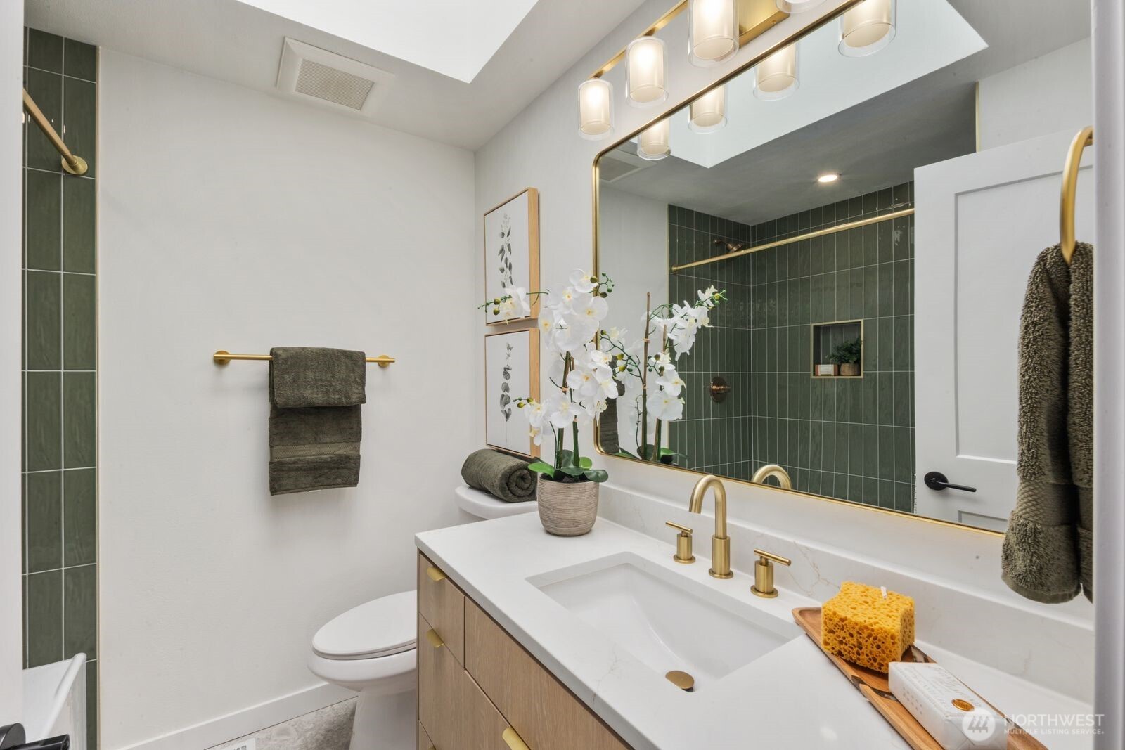 3232 26th Avenue West Seattle, WA 98199 - Photo 15 of 25