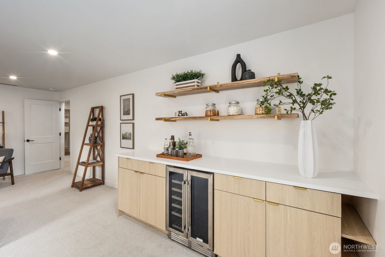 3232 26th Avenue West Seattle, WA 98199 - Photo 18 of 25