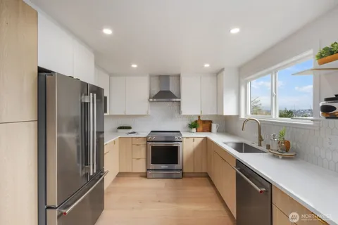 $1,495,000 | 3232 26th Avenue West, Seattle, WA 98199