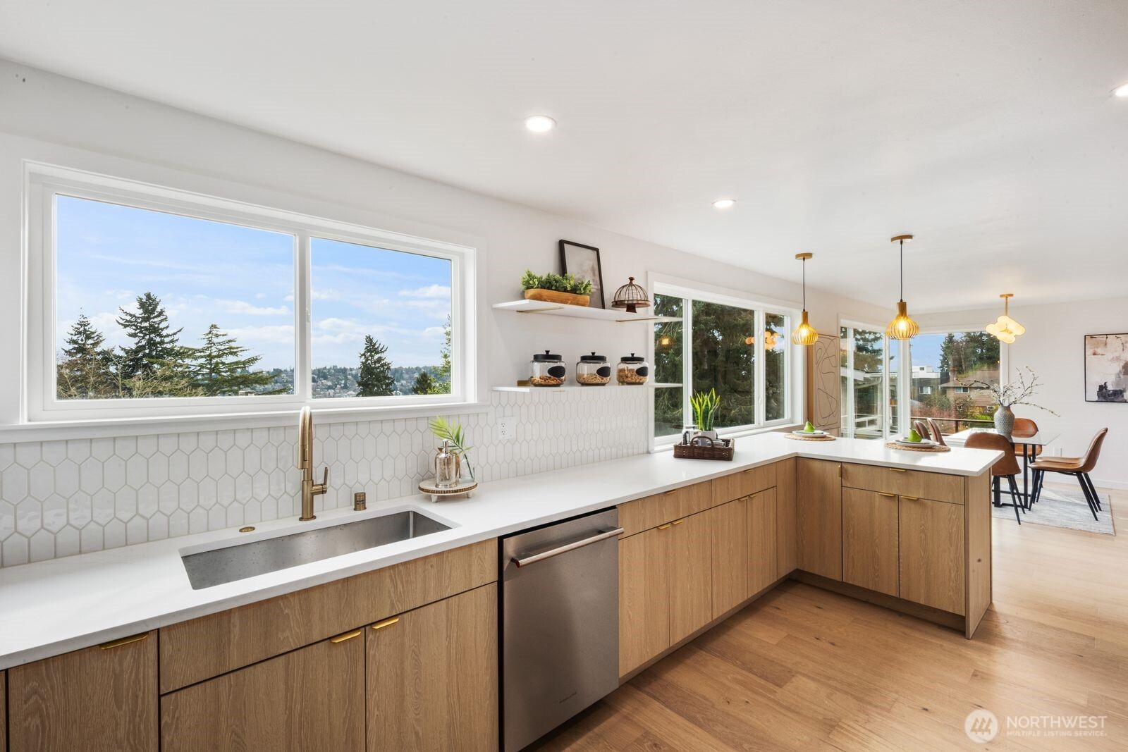 3232 26th Avenue West Seattle, WA 98199 - Photo 10 of 25