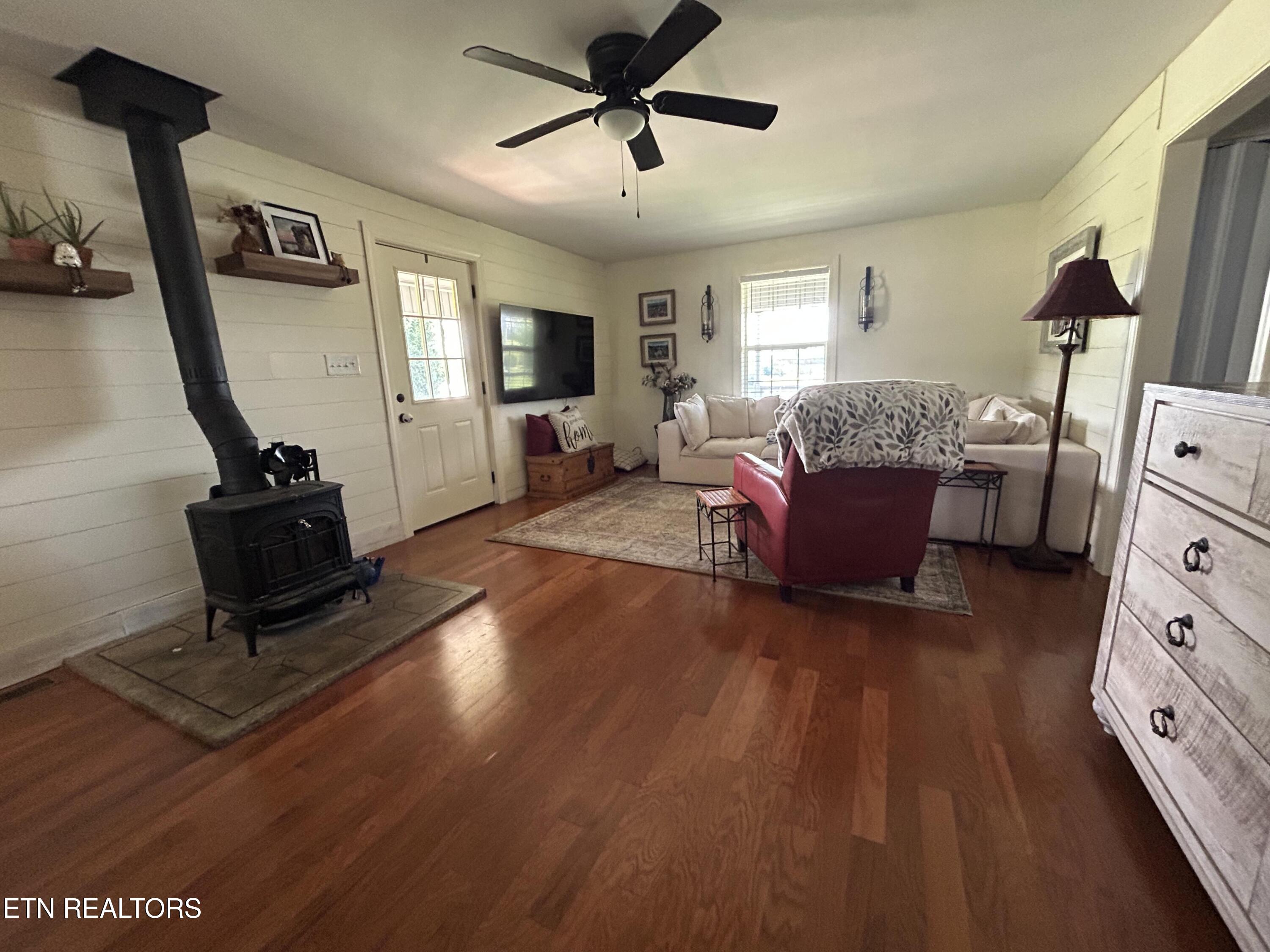 1246 Greenbriar Road Talbott, TN 37877 - Photo 6 of 31 06_beyc6a67dc040b0ee