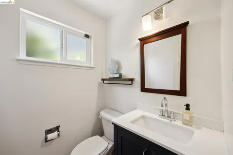 $499,000 | 2207 Damuth Street, Unit 2, Oakland, CA 94602