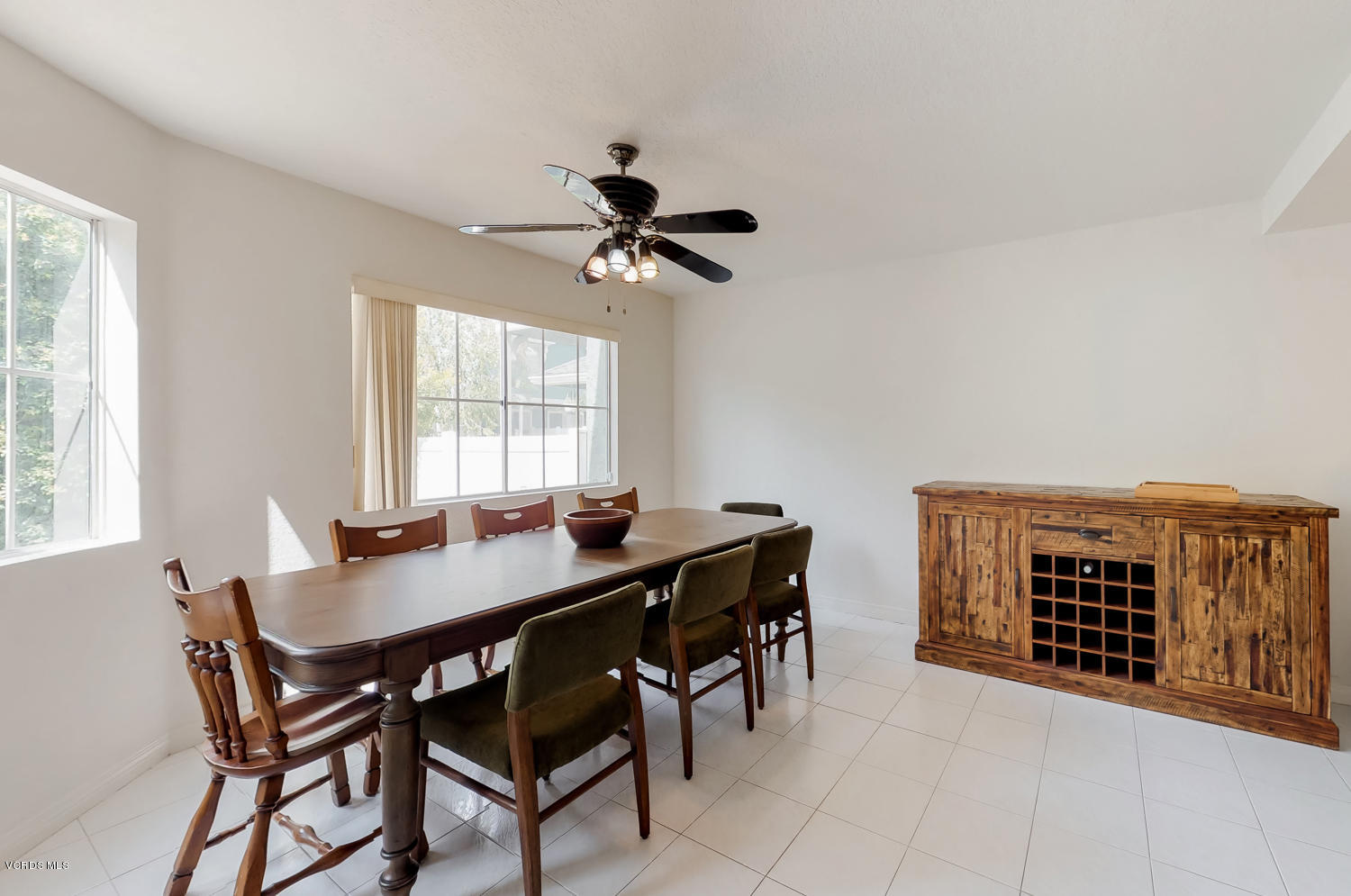 1842 Rory Lane, Unit 6 Simi Valley, CA 93063 - Photo 3 of 15 1842 Rory Dining