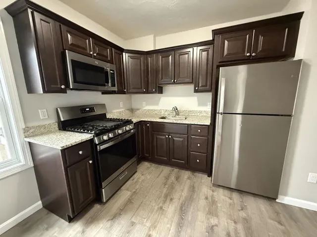 $1,500 | 297-301 Flint Street, Unit 3W, Fall River, MA 02723