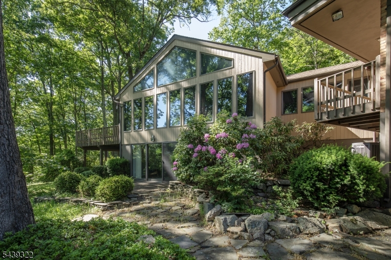 235 Mountainside Road Mendham, NJ 07945 - Photo 3 of 39