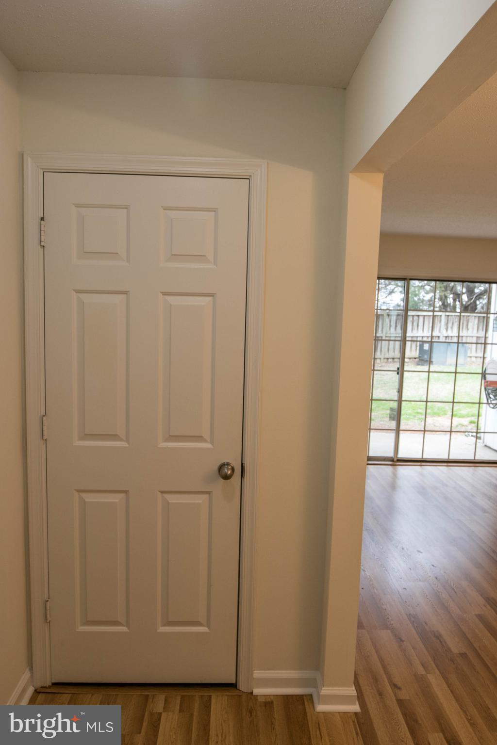 121 Fort Evans Road Southeast, Unit B Leesburg, VA 20175 - Photo 14 of 19 Foyer Area