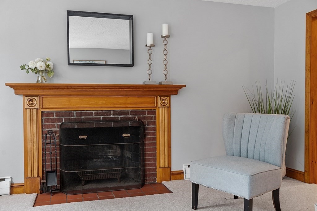 218 Fox Hill Road Burlington, MA 01803 - Photo 5 of 37 Gallery Image 5