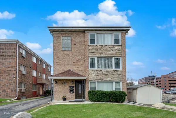 $950,000 | 10114 Devon Court, Rosemont, IL 60018
