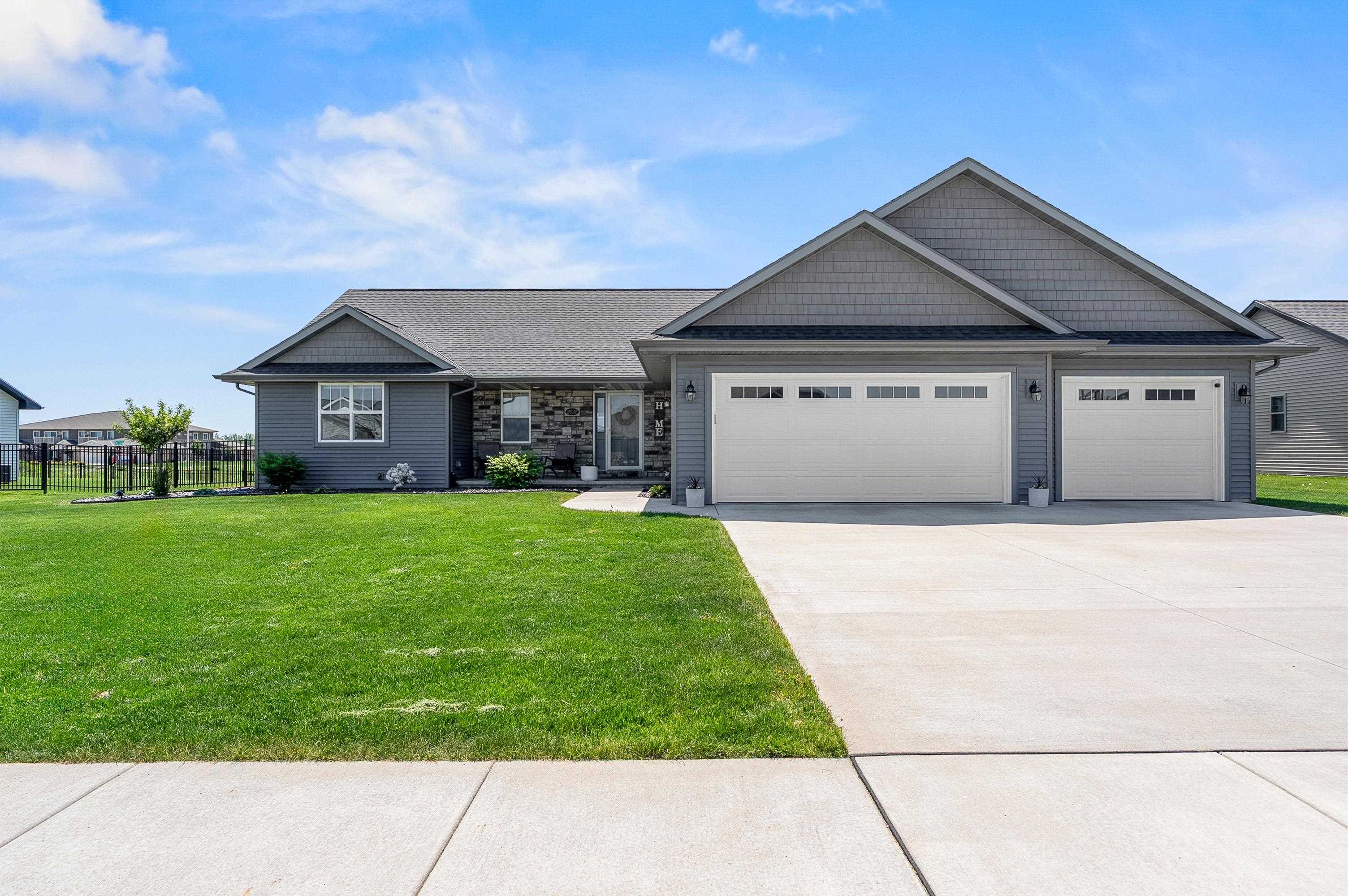 2532 Kilrush Road De Pere, WI 54115 - Photo 3 of 65