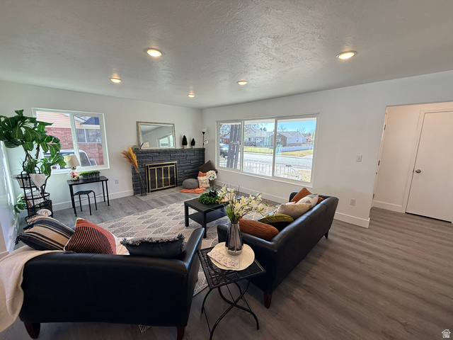 5256 South 2000th Street West Roy, UT 84067 - Photo 4 of 25