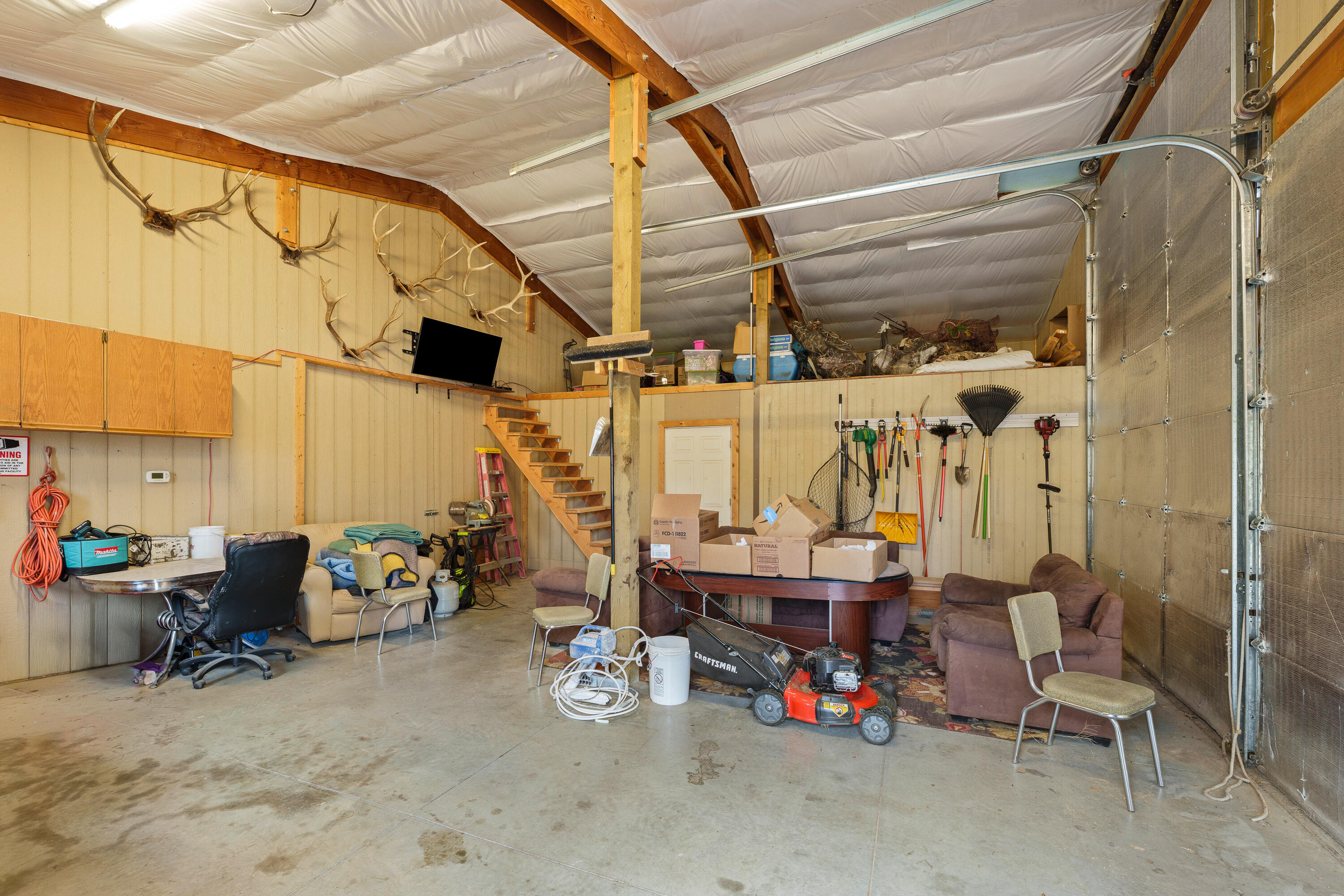 5871 Southwest Badger Road Terrebonne, OR 97760 - Photo 45 of 50 Interior of Shop
