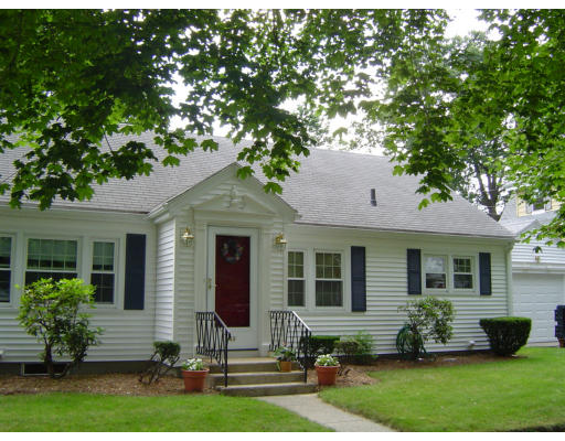 49 Rowena Street Worcester, MA 01606 - Photo 1 of 11 Gallery Image 1