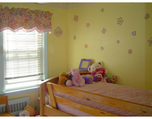 49 Rowena Street Worcester, MA 01606 - Photo 10 of 11 Gallery Image 10