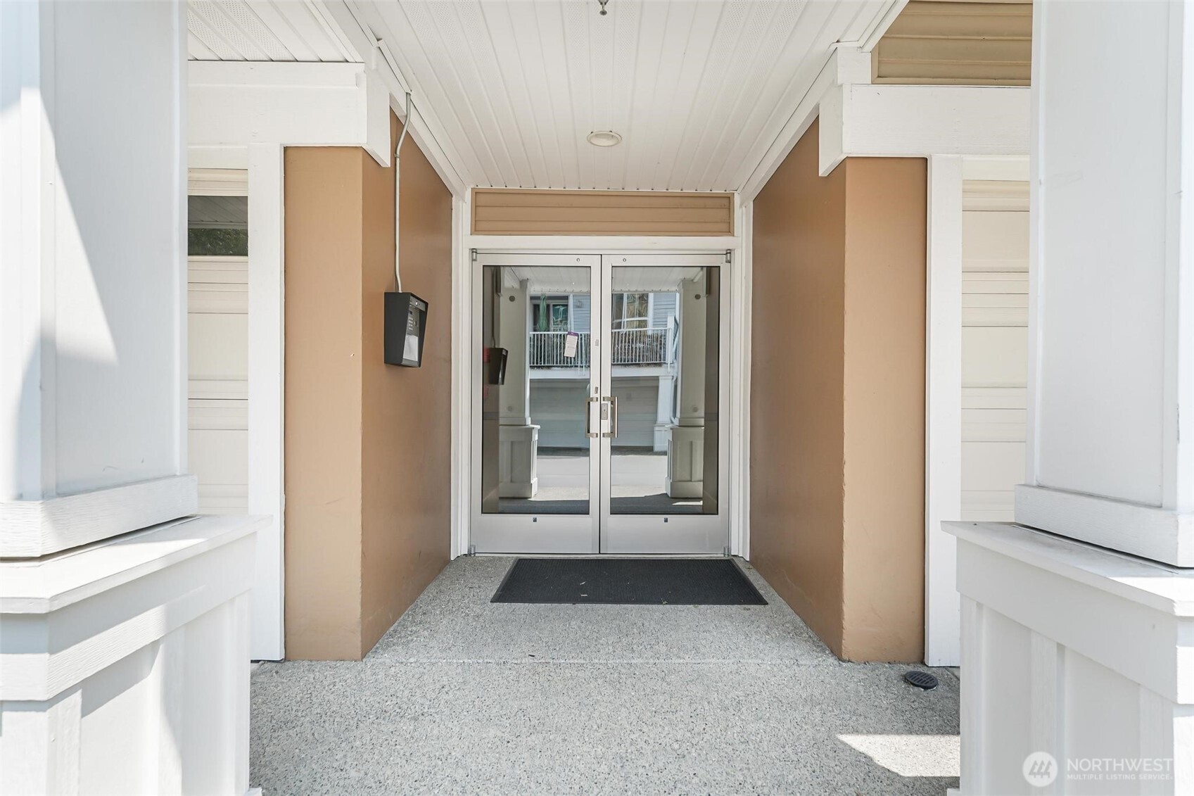 2970 Southwest Raymond Street, Unit 102 Seattle, WA 98126 - Photo 2 of 33