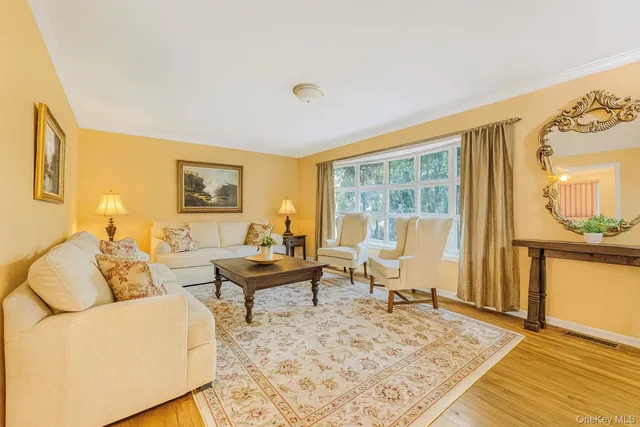 $699,000 | 15 Wayne Way, White Plains, NY 10607