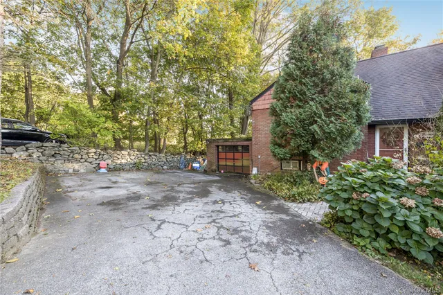 $699,000 | 15 Wayne Way, White Plains, NY 10607