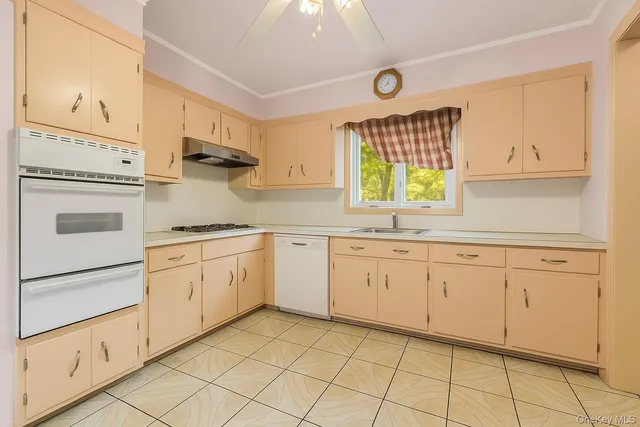 $699,000 | 15 Wayne Way, White Plains, NY 10607