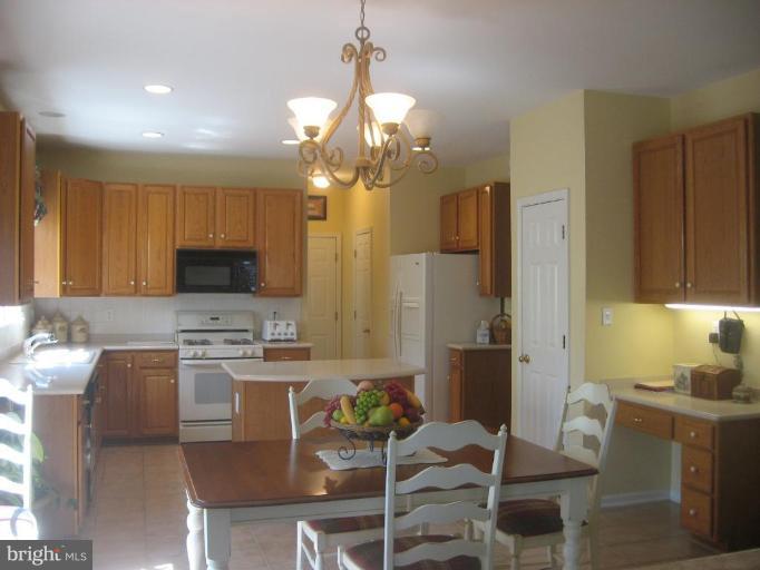 1408 Eagle Ridge Run Bel Air, MD 21014 - Photo 7 of 22 Kitchen