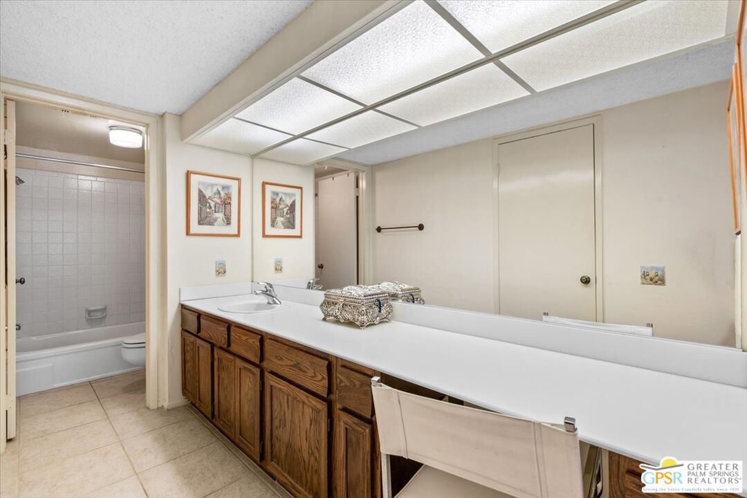 1050 Ramon Road, Unit 15 Palm Springs, CA 92264 - Photo 12 of 33