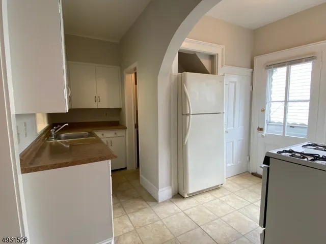 $1,750 | 10 Church Street, Unit A, Bernardsville, NJ 07924