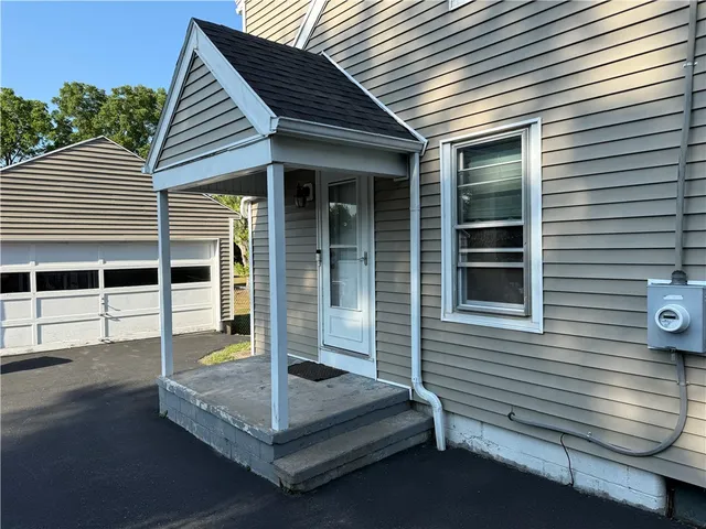 $2,100 | 2448 Westside Drive, Ogden, NY 14514